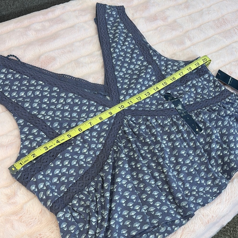 Lucky Brand Crop Top - Picture 4 of 11